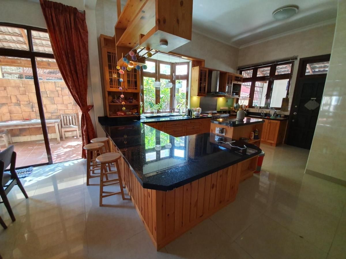 Eden Cosy Living Apartment Бату Феринги Екстериор снимка
